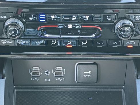 New 2025 Jeep Grand Cherokee Limited w/ Luxury Tech Group II AWD/4WD image 14