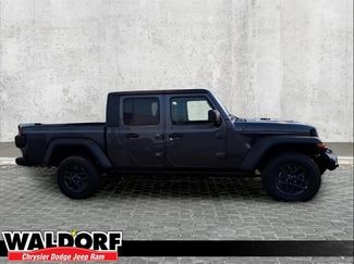 New 2025 Jeep Gladiator Sport video 2