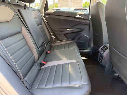 Used 2023 Volkswagen Taos SEL AWD/4WD image 32