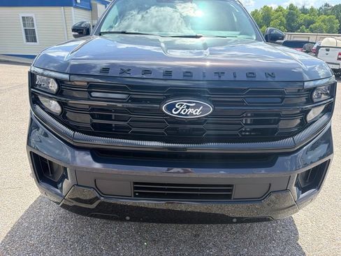 New 2027 Ford Expedition Max Platinum AWD/4WD image 2