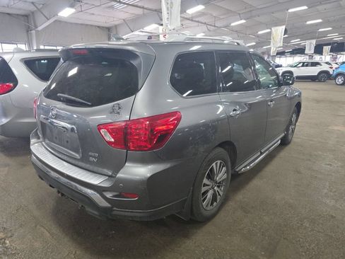 Used 2019 Nissan Pathfinder SV AWD/4WD image 2