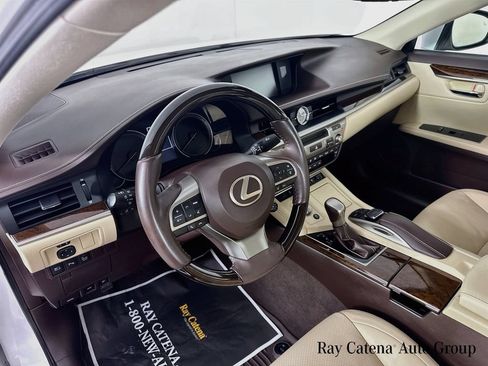 Used 2017 Lexus ES 350 w/ Luxury Package FWD image 9