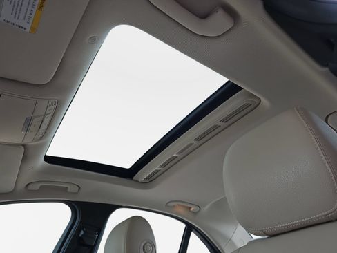 Used 2020 Mercedes-Benz C 300 4MATIC Sedan image 30