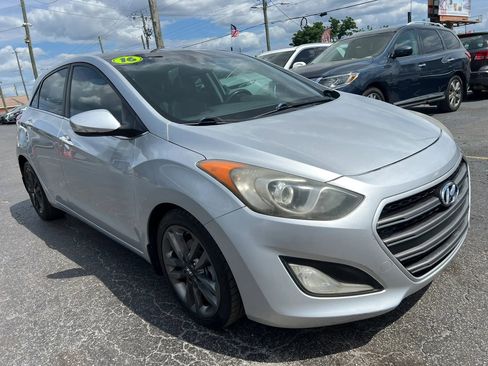 Used 2016 Hyundai Elantra GT w/ Option Group 03 FWD image 4