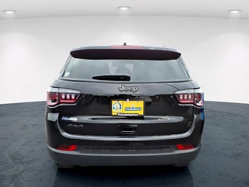 New 2026 Jeep Compass Latitude AWD/4WD image 11
