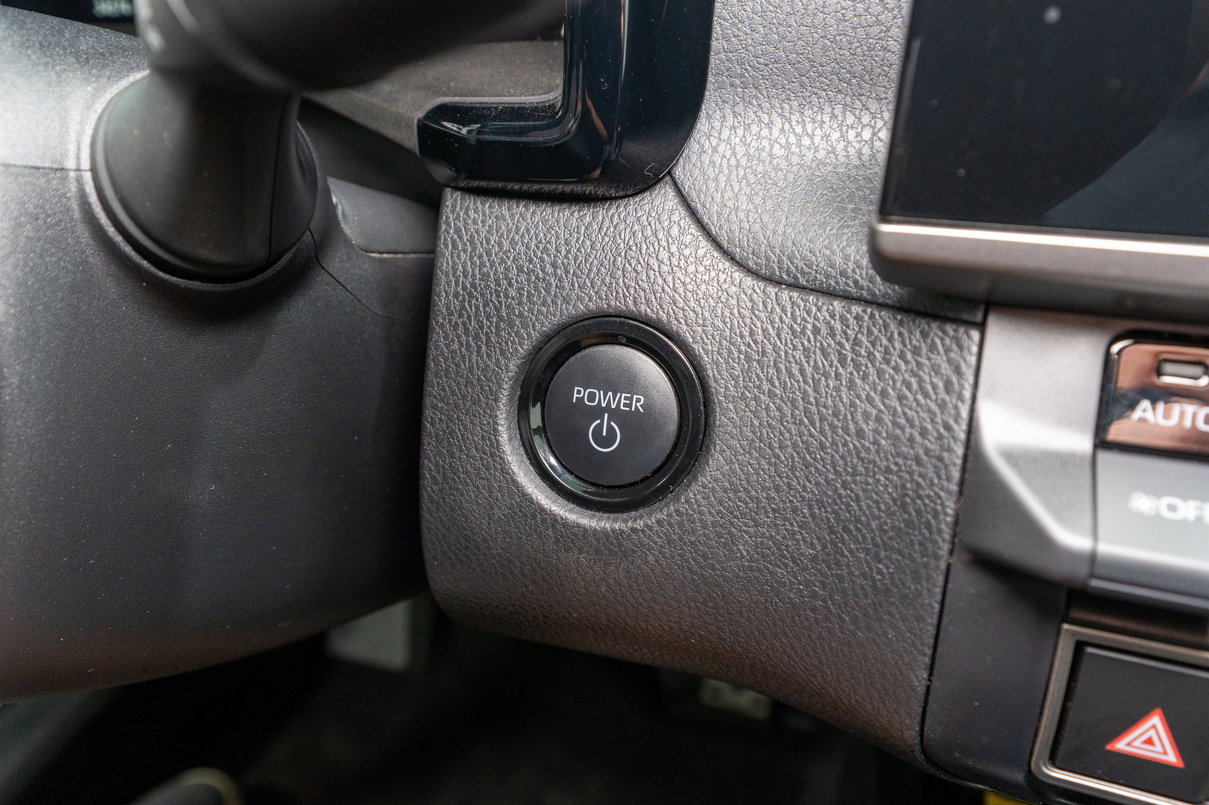 Used 2025 Toyota Camry SE FWD image 27
