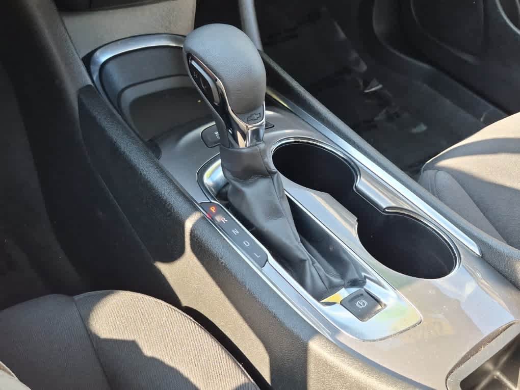 Used 2025 Chevrolet Malibu LT FWD image 13