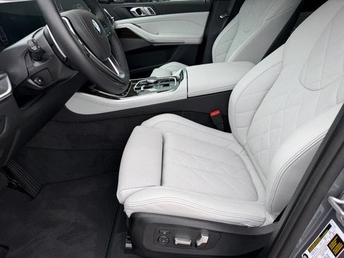 Used 2026 BMW X5 sDrive40i w/ Premium Package RWD image 9
