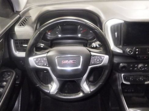Used 2023 GMC Terrain SLT AWD/4WD image 9