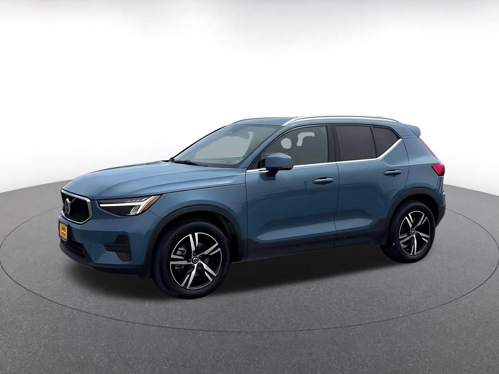 Used 2024 Volvo XC40 B5 Core AWD/4WD image 7
