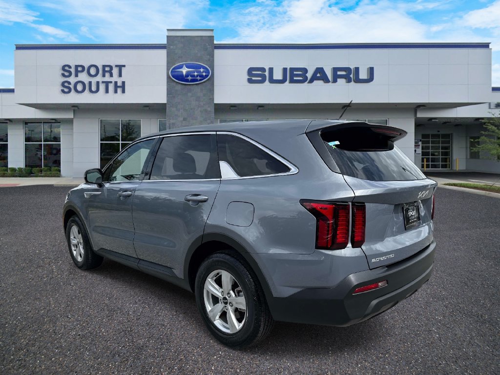 Used 2023 Kia Sorento LX FWD image 6