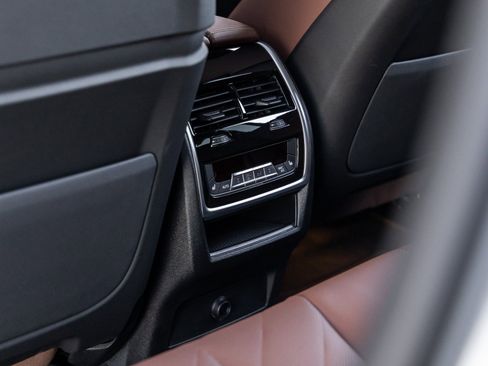 Used 2026 BMW X6 M60i image 33