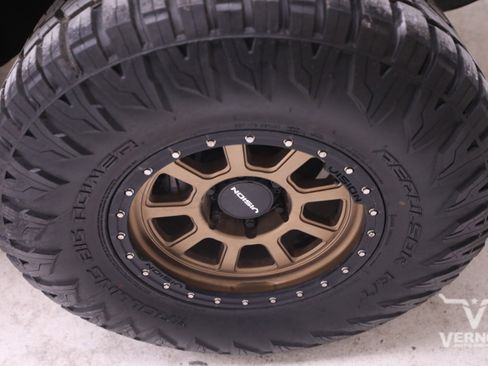 Used 2023 Chevrolet Colorado Trail Boss w/ Technology Package image 31