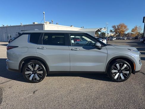 New 2026 Mitsubishi Outlander SE image 8