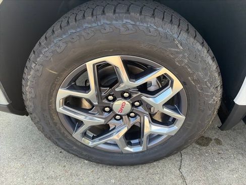 New 2026 GMC Sierra 1500 SLT w/ SLT Premium Plus Package AWD/4WD image 10