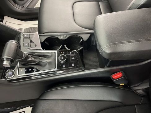 Used 2024 Kia Sportage EX image 24