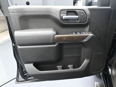 Used 2021 Chevrolet Silverado 1500 LT w/ Convenience Package II RWD image 13