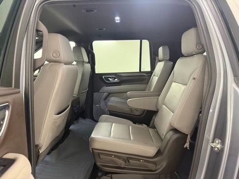 Used 2021 Chevrolet Suburban LT image 15