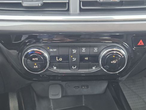 Used 2024 Chevrolet Trax ACTIV FWD image 17