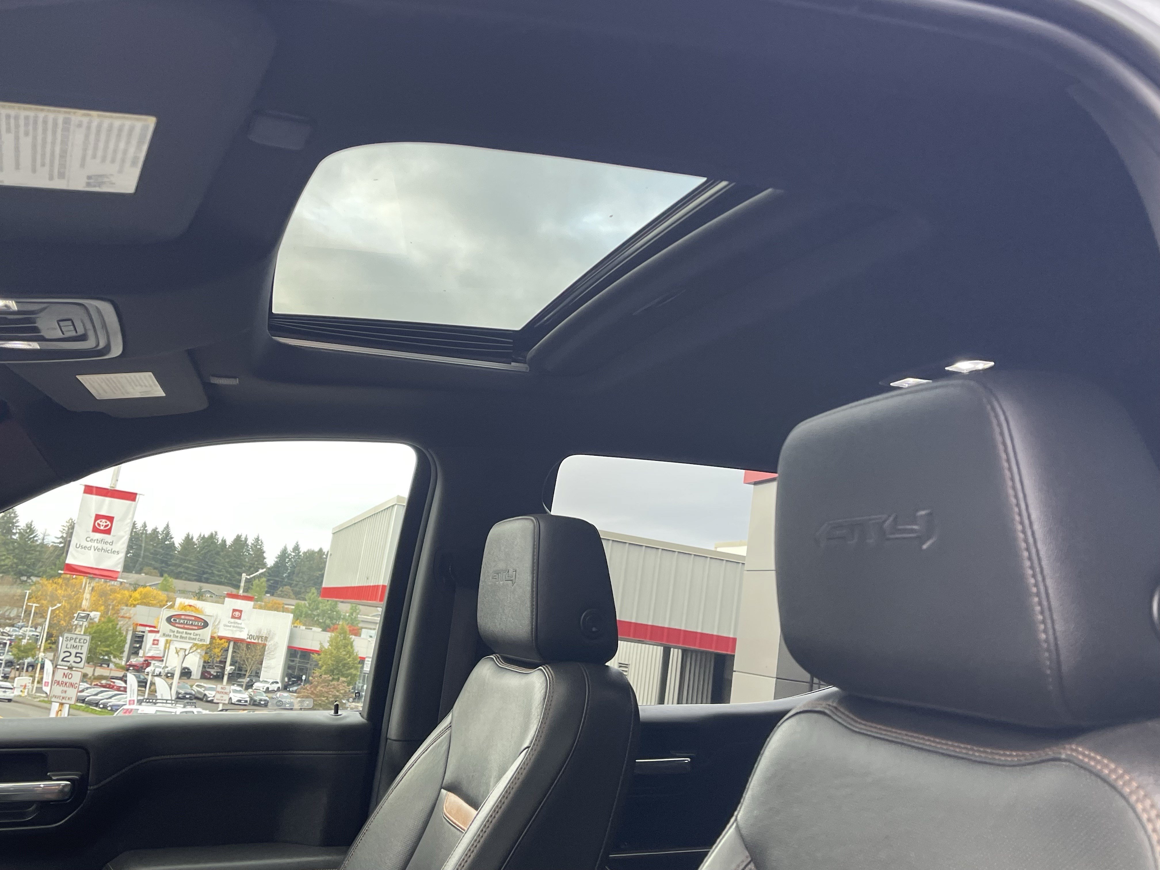 Used 2021 GMC Sierra 1500 AT4 w/ AT4 Value Package AWD/4WD image 21