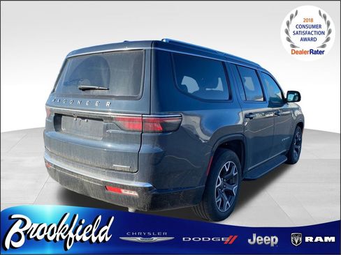 Used 2024 Jeep Wagoneer Series III image 8
