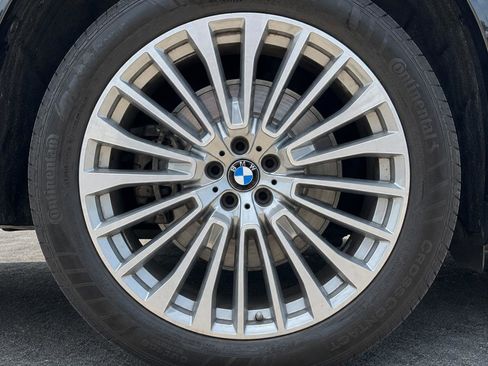 Used 2024 BMW X7 xDrive40i w/ Premium Package AWD/4WD image 3