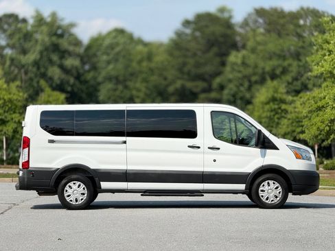 Used 2017 Ford Transit 350 XLT RWD image 13