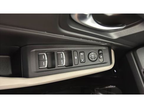 Used 2025 Honda Accord SE image 30