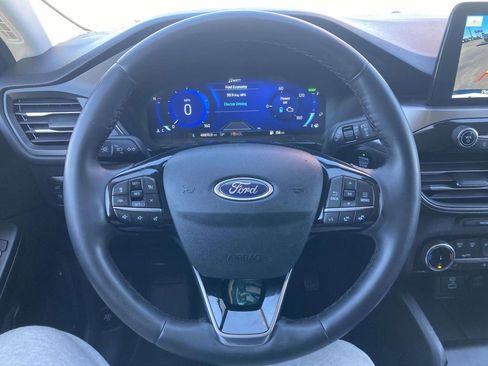 Used 2022 Ford Escape Titanium image 31