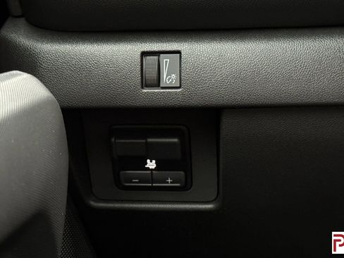 Used 2024 Chevrolet Colorado LT w/ LT Convenience Package III image 33