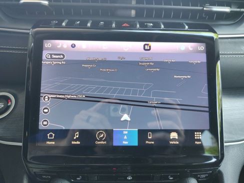 Used 2021 Jeep Grand Cherokee L Limited AWD/4WD image 15
