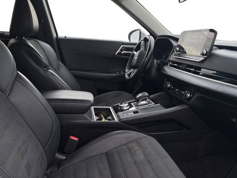 Used 2024 Mitsubishi Outlander SE image 15