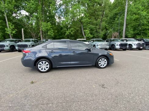 Used 2023 Toyota Corolla LE FWD image 12