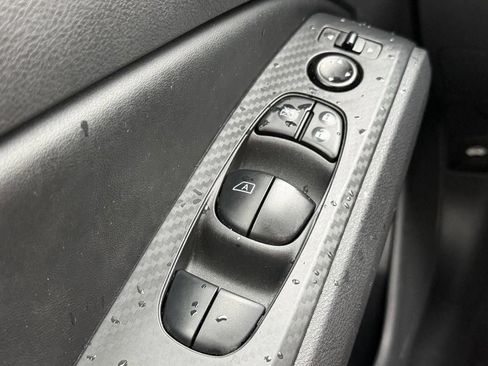Used 2025 Nissan Altima 2.5 SV FWD image 19