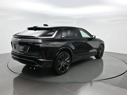 Used 2026 Cadillac Lyriq Signature Sport AWD/4WD image 6