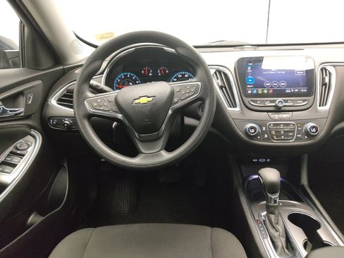 Used 2021 Chevrolet Malibu LT FWD image 22