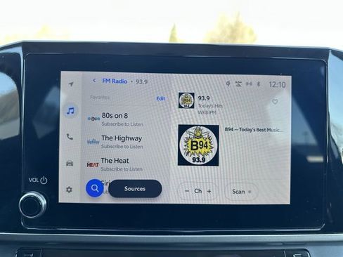 Used 2025 Toyota Camry LE image 14