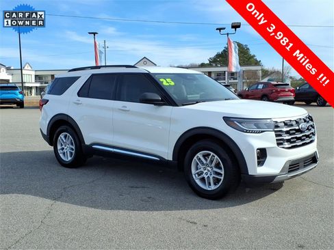 Used 2025 Ford Explorer Active w/ Active Comfort Package image 7
