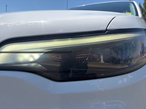 Used 2019 Jeep Cherokee Trailhawk w/ Comfort/Convenience Group AWD/4WD image 9