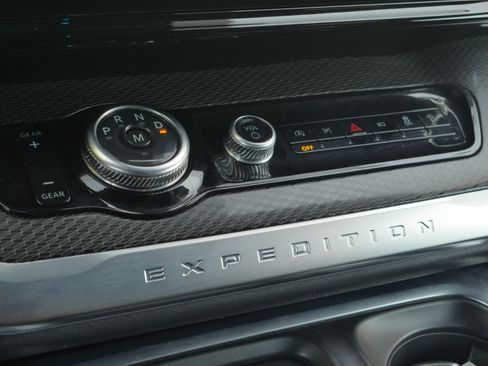 Certified 2025 Ford Expedition Max Platinum w/ Stealth Appearance Package AWD/4WD image 15