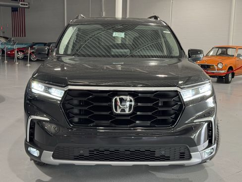 New 2025 Honda Pilot Touring image 20