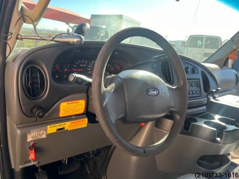Used 2006 Ford E-350 and Econoline 350 Super Duty image 17
