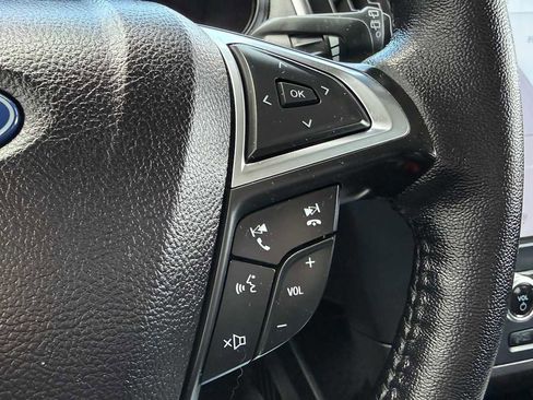 Used 2023 Ford Edge SEL image 16