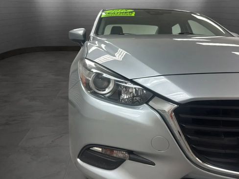 Used 2018 MAZDA MAZDA3 Touring FWD image 29