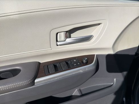 Used 2024 Toyota Sienna XLE image 12