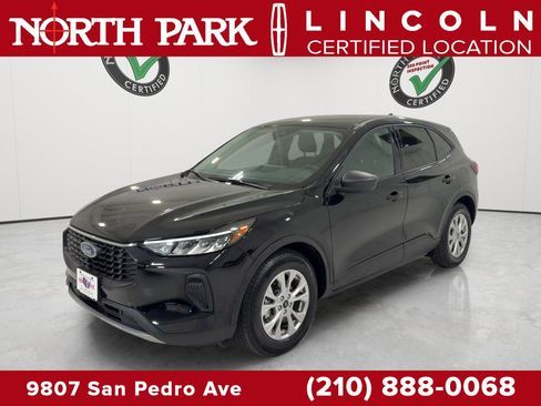 Used 2026 Ford Escape Active w/ Tech Pack #1 FWD image 1