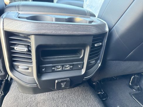 New 2026 RAM 2500 Laramie AWD/4WD image 10