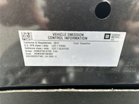 Used 2017 GMC Acadia SLT image 32