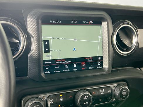 Used 2023 Jeep Wrangler Unlimited Sahara image 13