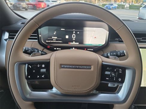 New 2025 Land Rover Range Rover Long Wheelbase SE image 29